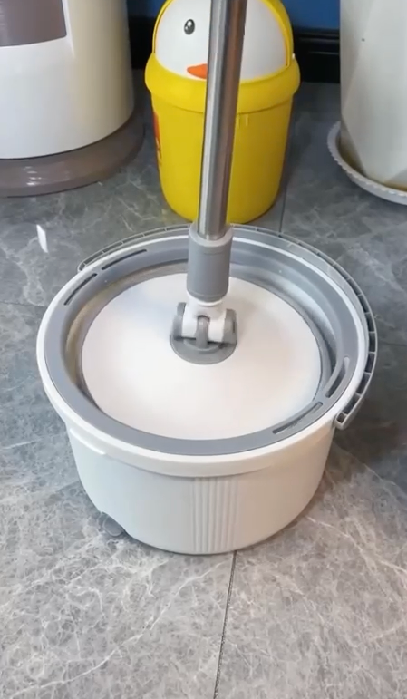 Mopa Giratoria con Cubeta de Auto-limpieza y Desagüe