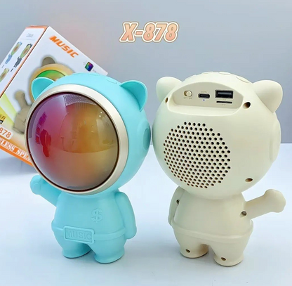 Bocina Inalámbrica Bluetooth Modelo X-878 (Diseño de Oso / Astronauta)
