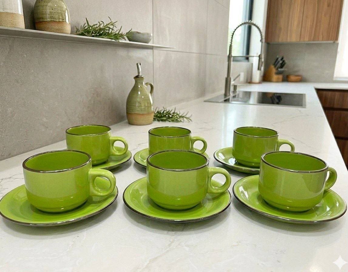 Set de 6 tazas + 6 platos verde manzana